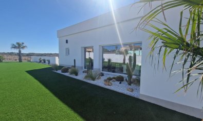 Luxe villa in La Marina met panoramisch uitzicht, zwembad en nabij strand