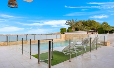 Moderne villa met privézwembad, uitzicht & luxe afwerking in Algorfa, Alicante