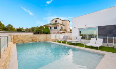 Moderne villa met privézwembad, uitzicht & luxe afwerking in Algorfa, Alicante
