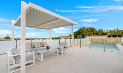 Moderne villa met privézwembad, uitzicht & luxe afwerking in Algorfa, Alicante