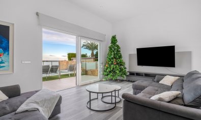 Moderne villa met privézwembad, uitzicht & luxe afwerking in Algorfa, Alicante