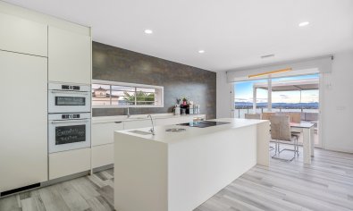 Moderne villa met privézwembad, uitzicht & luxe afwerking in Algorfa, Alicante