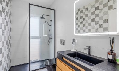 Moderne villa met privézwembad, uitzicht & luxe afwerking in Algorfa, Alicante