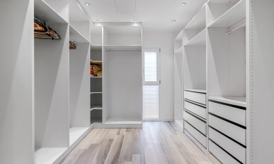 Moderne villa met privézwembad, uitzicht & luxe afwerking in Algorfa, Alicante