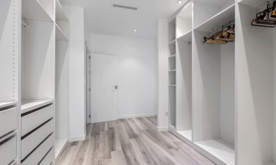 Moderne villa met privézwembad, uitzicht & luxe afwerking in Algorfa, Alicante