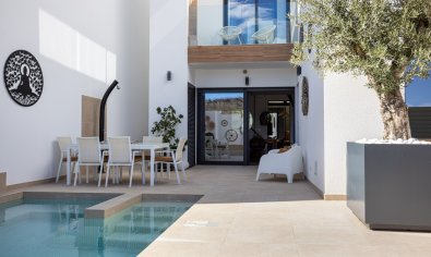 Modern instapklare villa met privézwembad en uitzicht in Benijófar, Costa Blanca