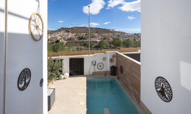Modern instapklare villa met privézwembad en uitzicht in Benijófar, Costa Blanca