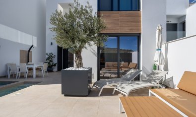 Modern instapklare villa met privézwembad en uitzicht in Benijófar, Costa Blanca