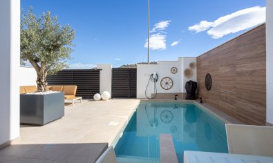 Modern instapklare villa met privézwembad en uitzicht in Benijófar, Costa Blanca
