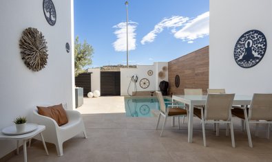 Modern instapklare villa met privézwembad en uitzicht in Benijófar, Costa Blanca