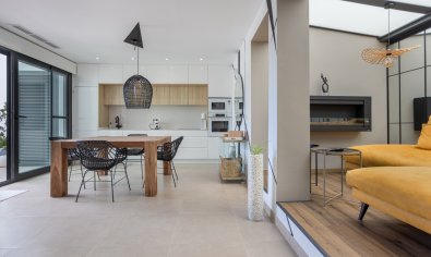 Modern instapklare villa met privézwembad en uitzicht in Benijófar, Costa Blanca