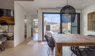 Modern instapklare villa met privézwembad en uitzicht in Benijófar, Costa Blanca