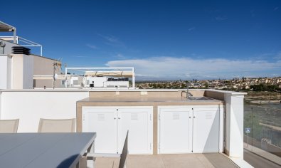 Modern instapklare villa met privézwembad en uitzicht in Benijófar, Costa Blanca