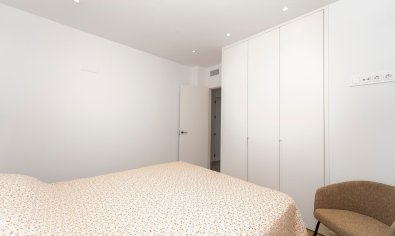 Luxe penthouse met 3 slaapkamers en gemeenschappelijk zwembad nabij golf