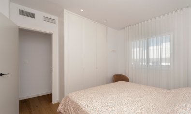 Ruim appartement met 3 slaapkamers en zwembad in het hart van Los Montesinos