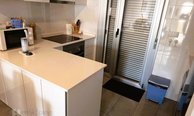 Instapklaar appartement met dakterras en 2 slaapkamers nabij strand Lo Pagán