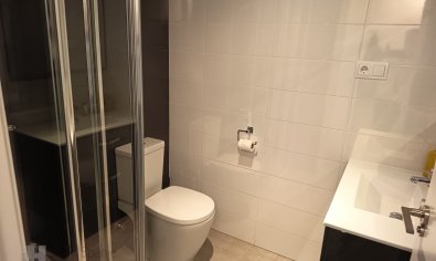 Instapklaar appartement met dakterras en 2 slaapkamers nabij strand Lo Pagán