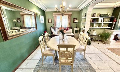 Reventa - Villa -
La Mata