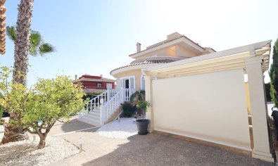 Luxe villa in Ciudad Quesada met 5 slaapkamers, privézwembad en uitzicht