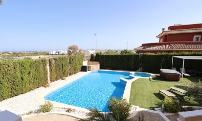 Luxe villa in Ciudad Quesada met 5 slaapkamers, privézwembad en uitzicht