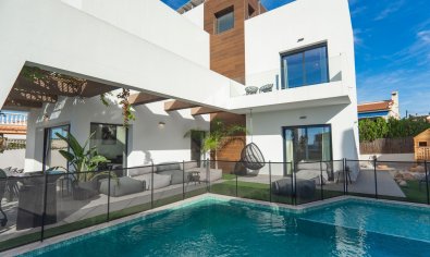 Luxe villa met privézwembad en panoramisch uitzicht in Ciudad Quesada
