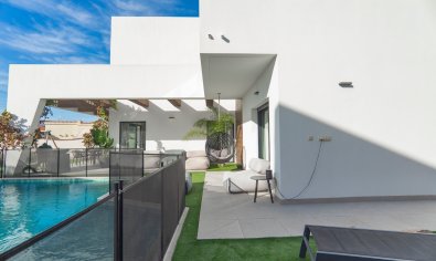 Luxe villa met privézwembad en panoramisch uitzicht in Ciudad Quesada