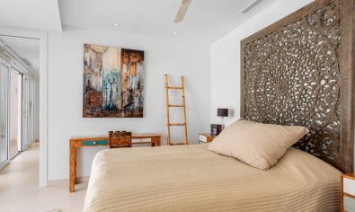 Villa de lujo con vistas al mar, 5 dormitorios y amplia parcela en Ciudad Quesada