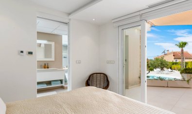 Villa de lujo con vistas al mar, 5 dormitorios y amplia parcela en Ciudad Quesada