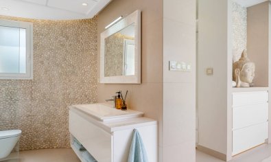 Villa de lujo con vistas al mar, 5 dormitorios y amplia parcela en Ciudad Quesada