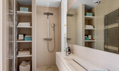 Villa de lujo con vistas al mar, 5 dormitorios y amplia parcela en Ciudad Quesada