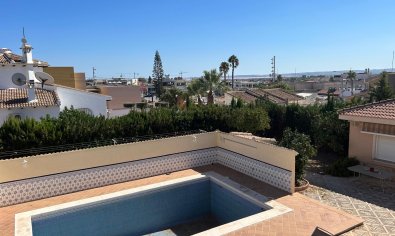 Luxe villa met 6 slaapkamers, gastenverblijf en privézwembad in Ciudad Quesada