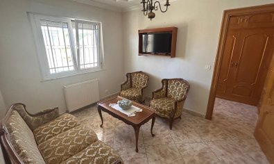 Luxe villa met 6 slaapkamers, gastenverblijf en privézwembad in Ciudad Quesada