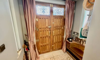 Villa rural en Almoradí con piscina privada, 6 dormitorios e instalaciones para caballos