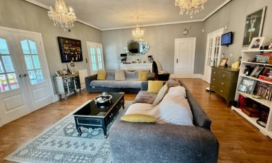 Villa rural en Almoradí con piscina privada, 6 dormitorios e instalaciones para caballos