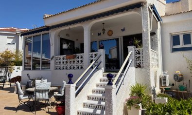 Vrijstaande villa met 3 slaapkamers, privétuin en zwembad in Ciudad Quesada