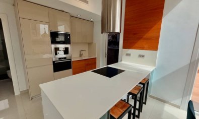 Moderne nieuwbouwvilla met privézwembad en solarium in Ciudad Quesada