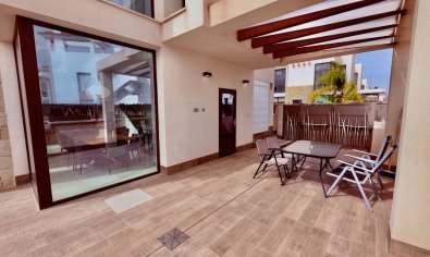 Moderne nieuwbouwvilla met privézwembad en solarium in Ciudad Quesada