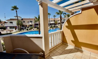 Elegante herenwoning met 3 slaapkamers en tuin, gemeenschappelijk zwembad in Ciudad Quesada