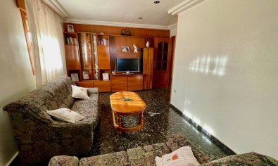 Charmante landelijke finca met 3 slaapkamers en panoramisch uitzicht nabij Orihuela