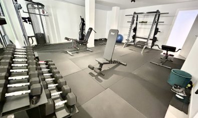 Moderne energiezuinige villa met privézwembad en dakterras in San Miguel de Salinas