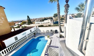 Resale - Villa -
Villamartín - Villamartin