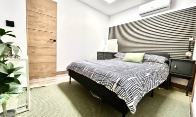 Reventa - Adosado -
San Miguel de Salinas