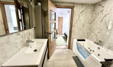 Reventa - Adosado -
San Miguel de Salinas