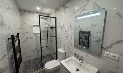 Reventa - Adosado -
San Miguel de Salinas