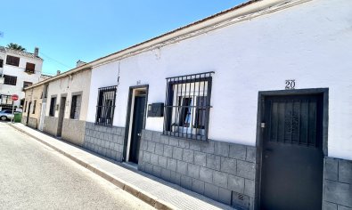 Reventa - Adosado -
San Miguel de Salinas