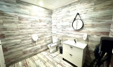 Bestaande bouw - Commercieel -
San Miguel de Salinas