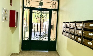 Resale - Apartment -
Almoradí
