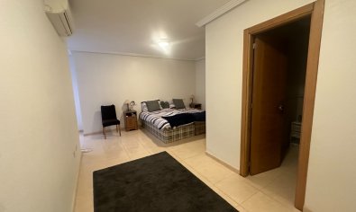 Resale - Apartment -
Jacarilla