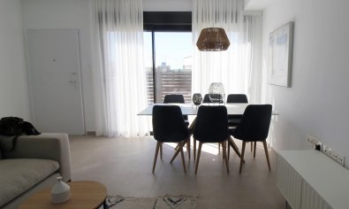 Modernas Casas Adosadas de Obra Nueva en Pilar de la Horadada