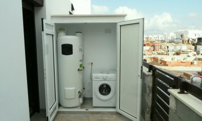 Modernas Casas Adosadas de Obra Nueva en Pilar de la Horadada